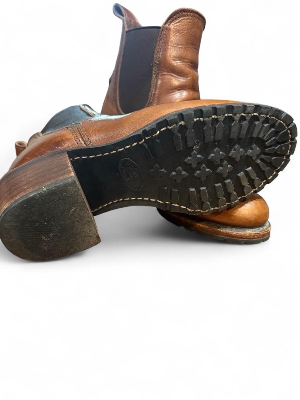 Frye Sabrina Chelsea Boots - Picture 7 of 8